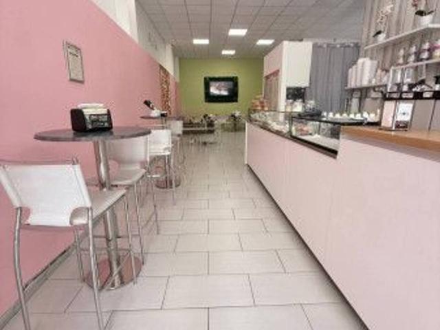 Locale Commerciale in vendita a Calabria, Catanzaro