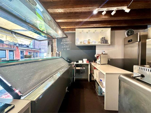 Locale Commerciale in vendita a Venezia