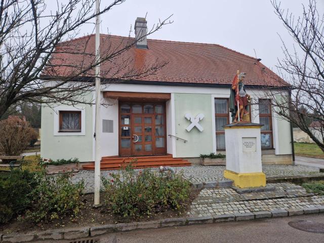 Haus kaufen in Großweikersdorf, Niederösterreich