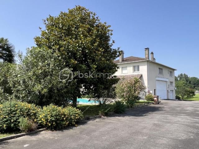 Maison vente à Pau, Gelos
