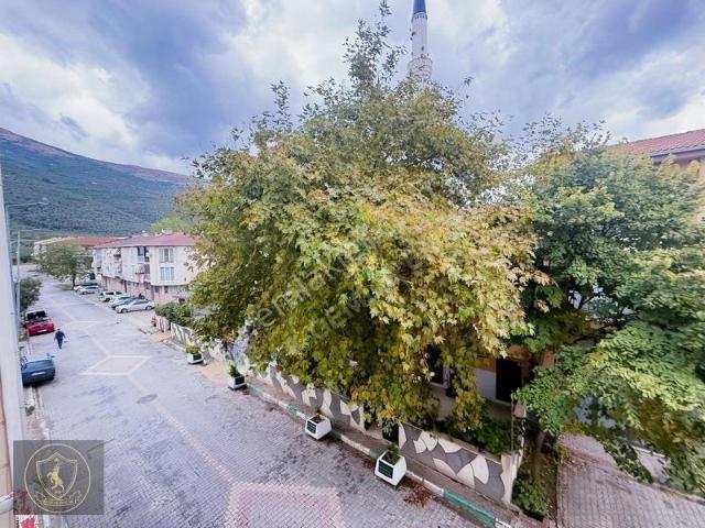 Eşref Dinçer, Gemlik içerisinde kiralık mülk