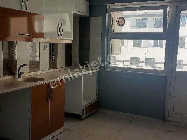 Eşref Dinçer, Gemlik içerisinde kiralık mülk
