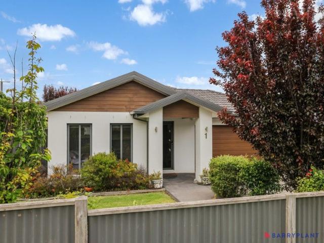 House for sale in Sunderland Bay, Victoria