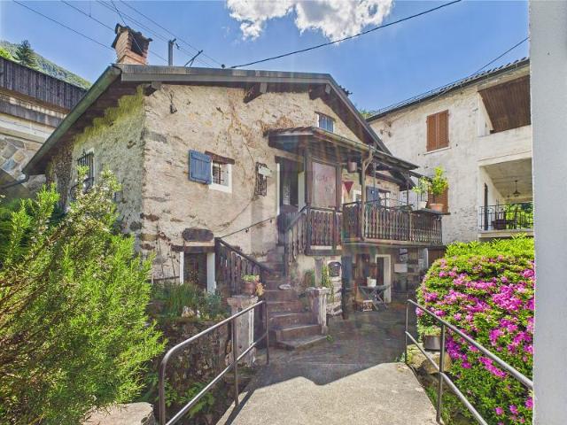 Haus kaufen in Taverna (nucleo), Gambarogno