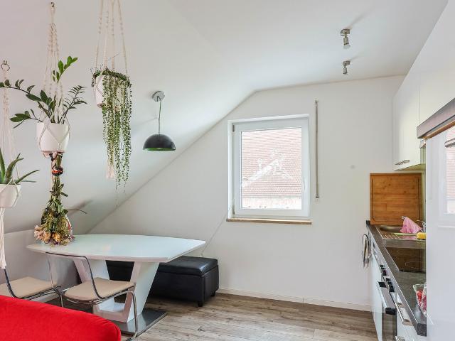 Dachgeschosswohnung kaufen in Gaimersheim, Bayern