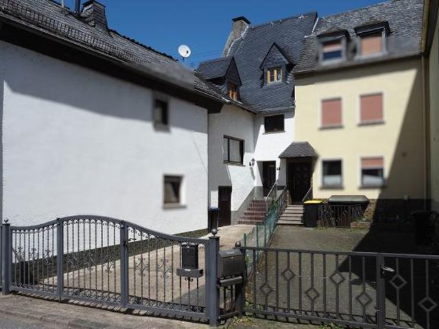 Haus kaufen in Oberfell, Rheinland-Pfalz