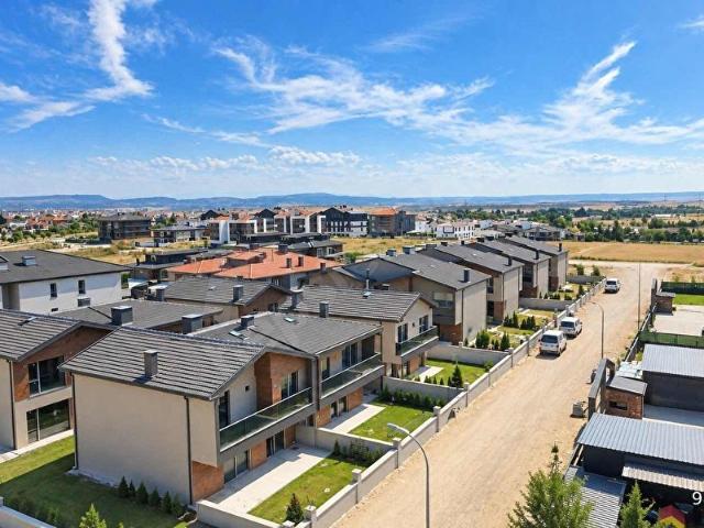 Yaşamkent Mahallesi, Tepebaşı içerisinde satılık Villa