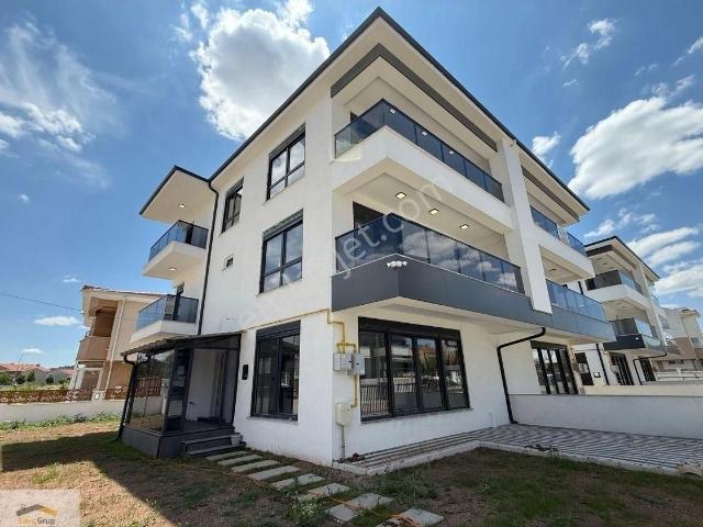 Tepebaşi içerisinde satılık Villa