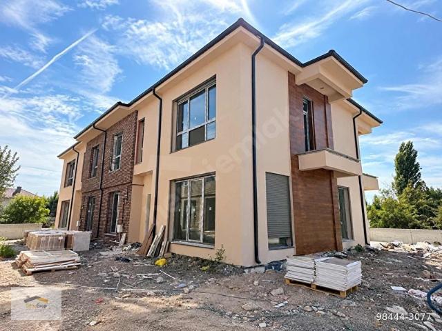 Sazova Mahallesi, Tepebaşı içerisinde satılık Villa