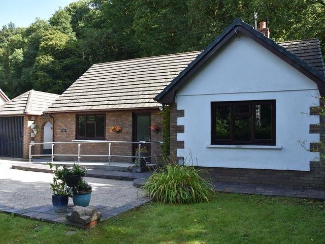 House for rent in Cwmpengraig, Wales