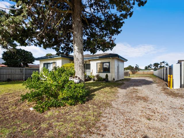 House for sale in Lakes Entrance, Victoria