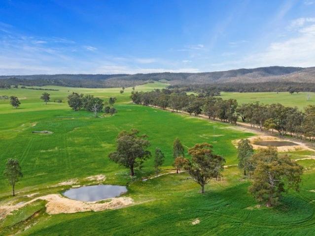 Cottage for sale in Barkly, Victoria