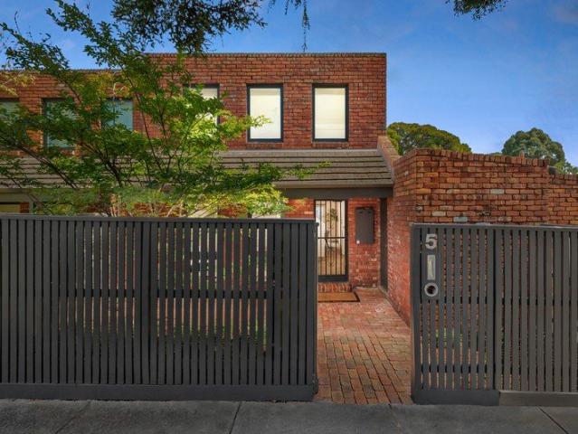 Townhouse for sale in Camerons Creek, Victoria