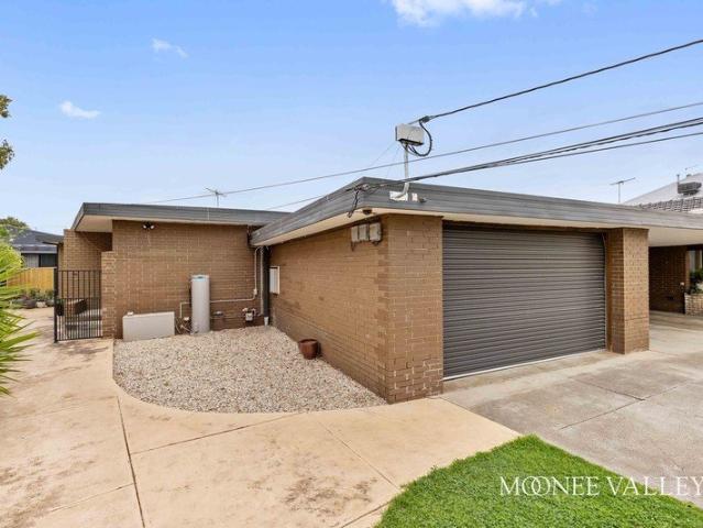 Apartment for sale in Avondale Heights, Melbourne