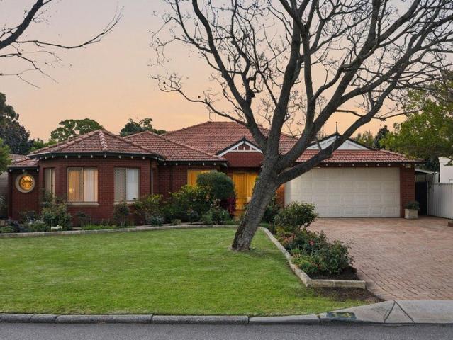 House for sale in Applecross, City of Melville