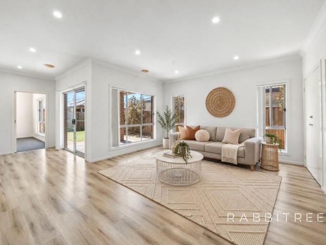 House for sale in Creekstone, Melbourne