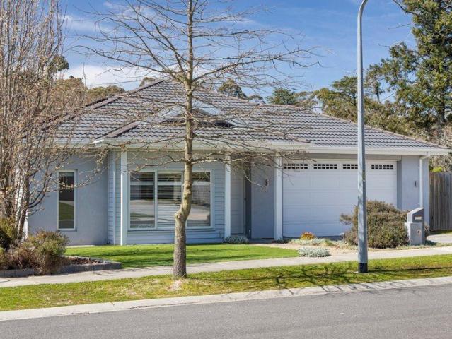 House for sale in Woodend, Shire of Macedon Ranges