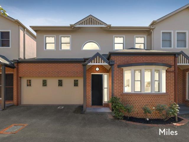 Townhouse for sale in Ivanhoe, Melbourne
