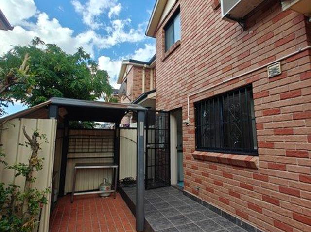 Townhouse for rent in Sydney, New South Wales