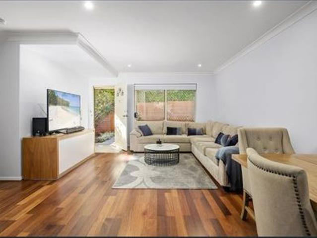 Townhouse for rent in Willoughby, New South Wales