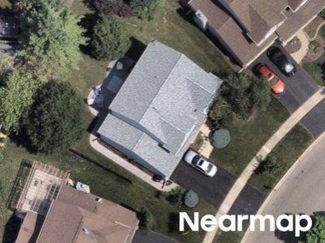 House for sale in Mchenry, Illinois