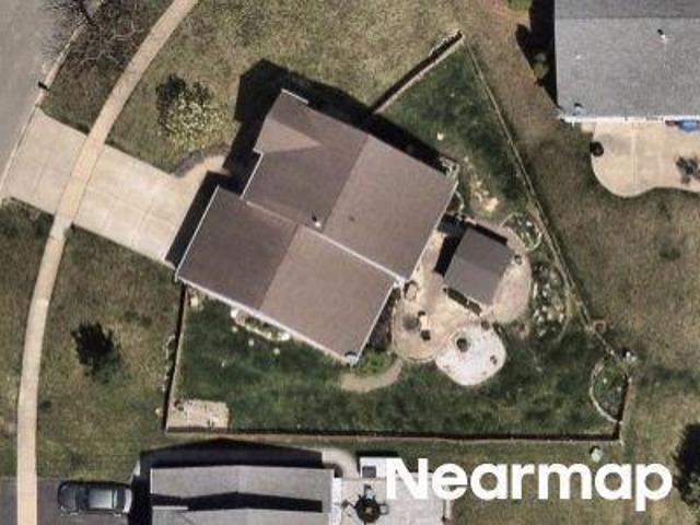 House for sale in Lake In The Hills