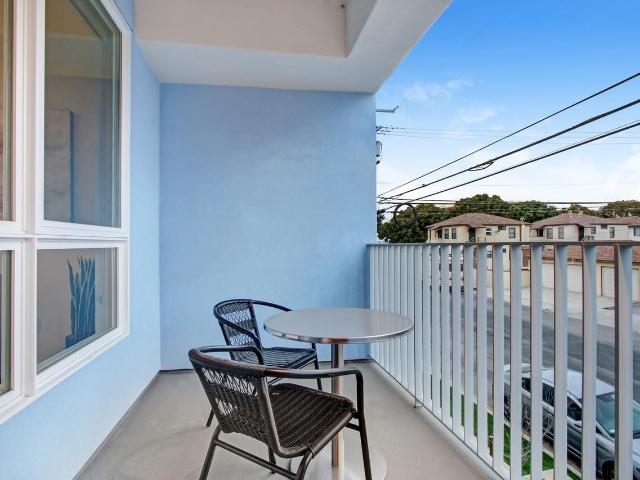 Apartment for rent in Canoga Park, California