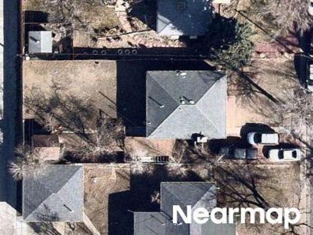 House for sale in Aurora