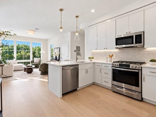 Condo for sale in Gove Street, Boston