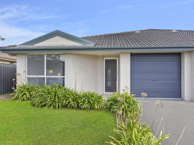 Duplex for sale in Wadalba, New South Wales