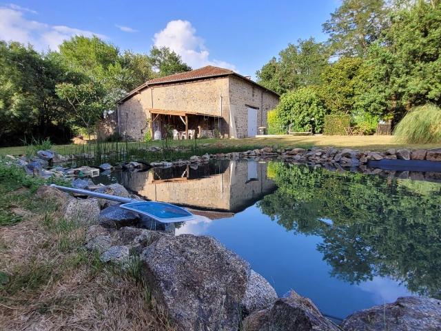 Maison vente à Confolens, Tessonnière