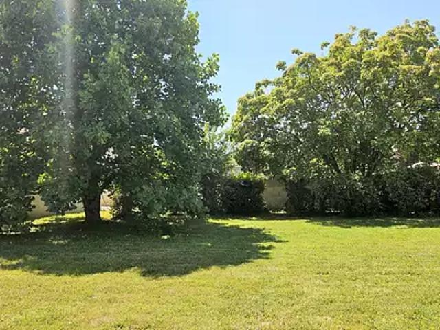 Terrain vente à Bourg-en-Bresse, Genouilleux