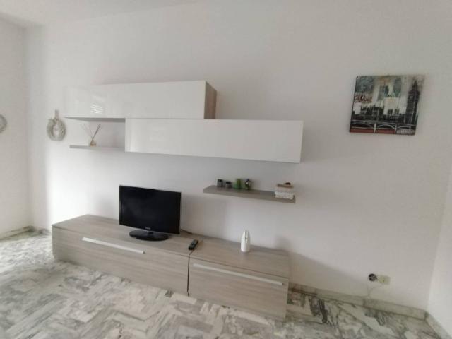 Appartamento in affitto a Centro Est, Serra Riccò
