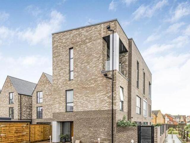 House for sale in Macauley Place, Eastbourne