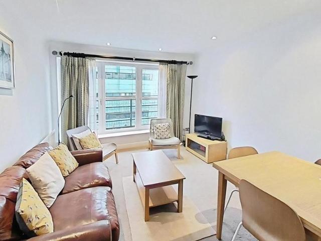 House for rent in Holyrood, Old Town