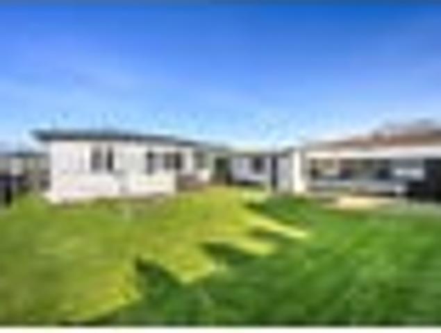 House for sale in Takaro