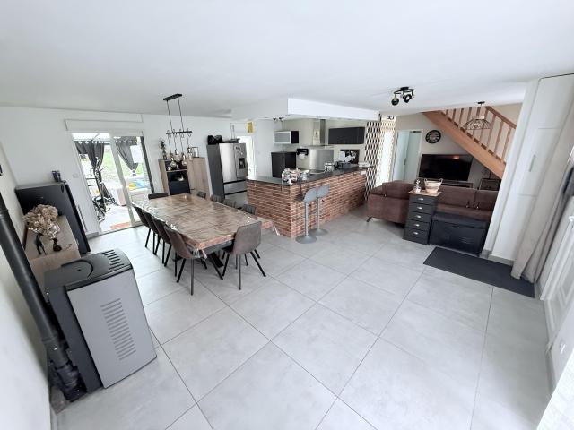 Maison vente à Compiègne, Genvry