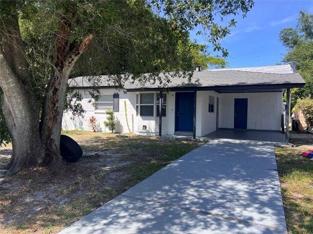 House for sale in University, Florida