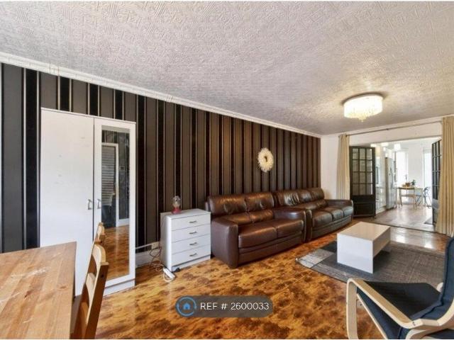 House for rent in Colney Hatch, Greater London
