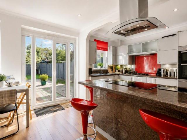 House for rent in Colney Hatch, Greater London