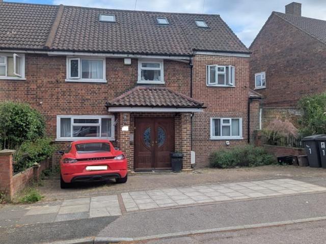 House for rent in Colney Hatch, Greater London