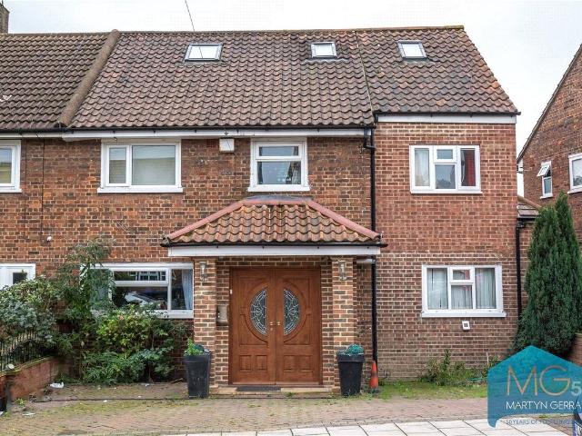 House for rent in Colney Hatch, Greater London