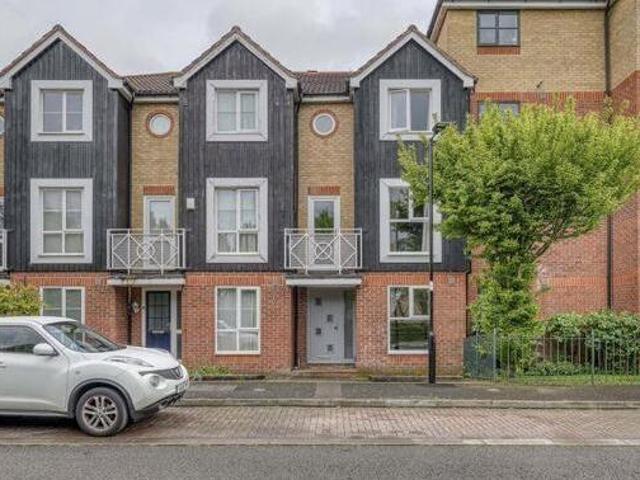 House for sale in Epping
