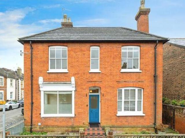 House for sale in Guildford Park, Guildford