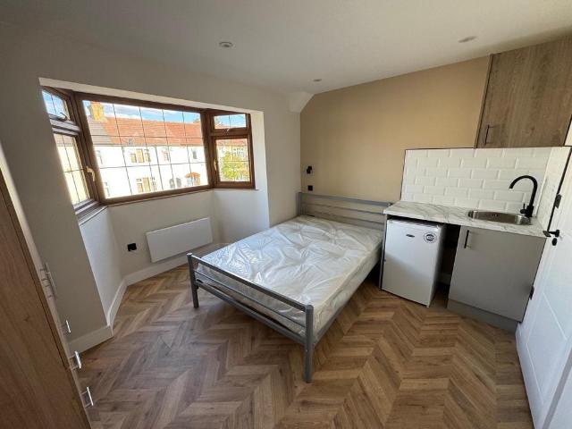 House for rent in Royal Borough of Kingston upon Thames, Greater London