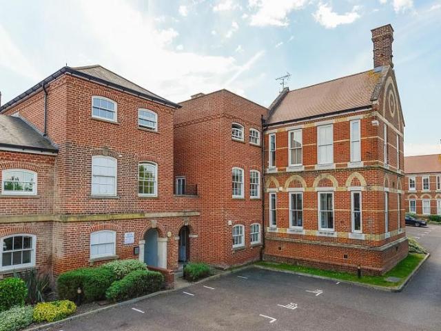 Apartment for rent in Martyrs Field, The Bridge