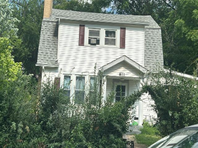 House for sale in Alton, Illinois