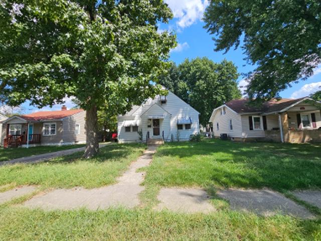 House for sale in Wood River, Madison County