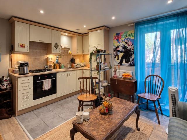 Apartment for rent in Queen's Park, Brighton