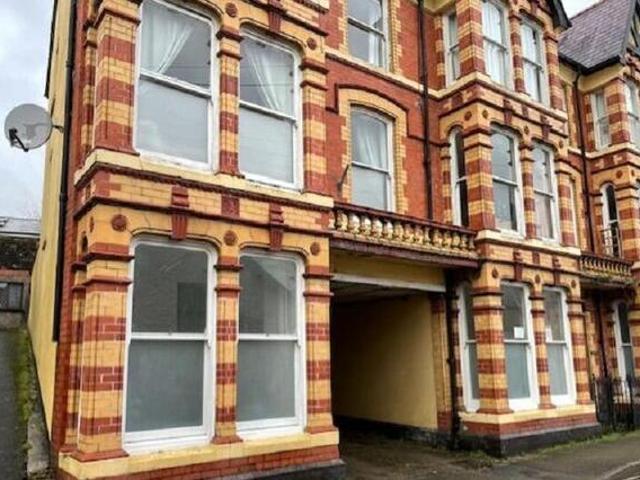 House for sale in Llandeilo, Wales